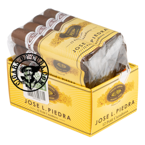Jose L. Piedra Petit Cazadores Box of 12